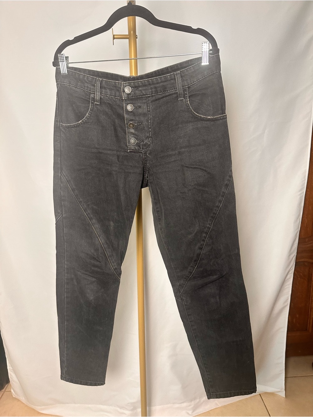 Women’s Black Slim Boyfriend Button-Fly Jeans detailed Jean.